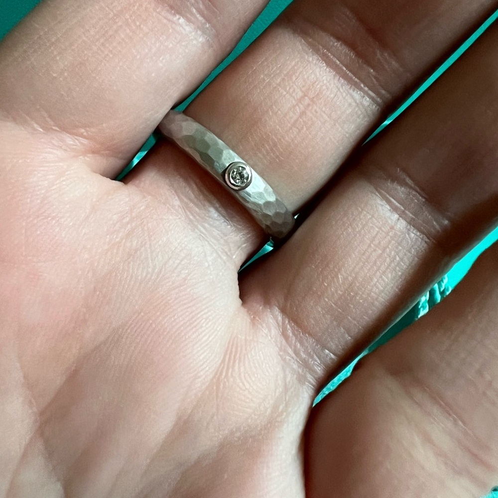 🌸🌸 Authentic Tiffany & Co. Picasso Hammered Ring with Diamond - Picture 8 of 9